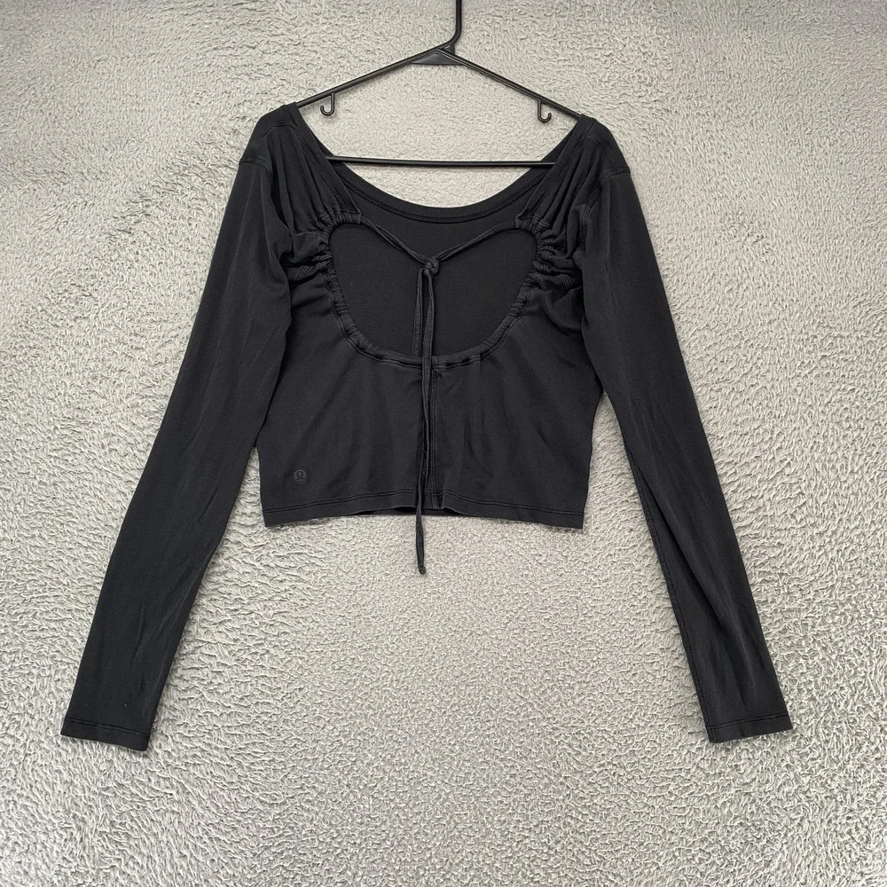 Lululemon Crop Long‎ Sleeve Shirt Womens 10 Medium Black Open Back Yoga Workout